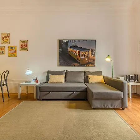 Chiado Balcony Apartman *